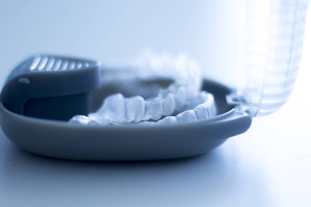 invisible dental brackets case